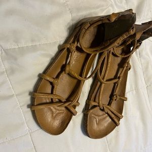 Free People knotted Camel Tan leather Redlands Sandal size 11. Good condition.